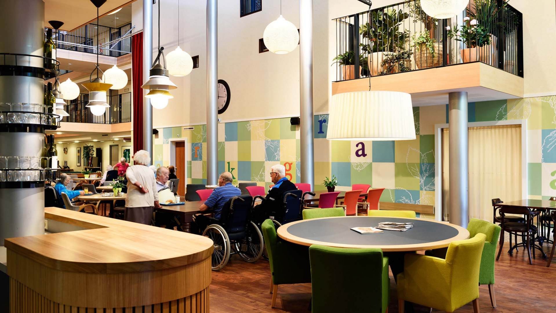 AxionContinu De Parkgraaf, restaurant revalidatiecentrum, restaurant wzc, balkons atrium | Burobas