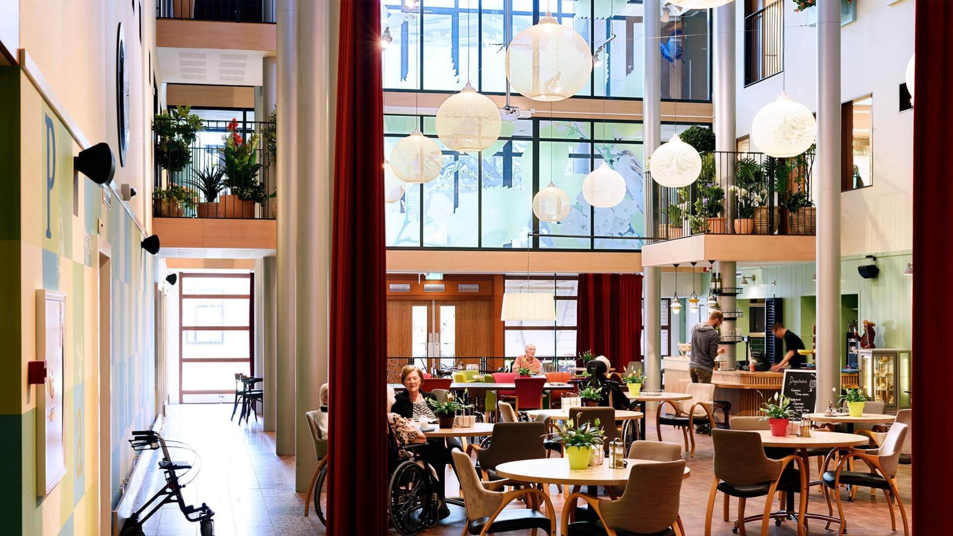 AxionContinu De Parkgraaf, restaurant revalidatiecentrum, restaurant wzc, balkons atrium | Burobas