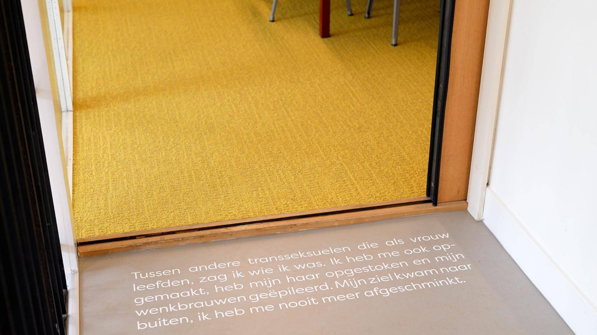 COC Nederland, interieurontwerp Amsterdam, tekst op de vloer | Burobas