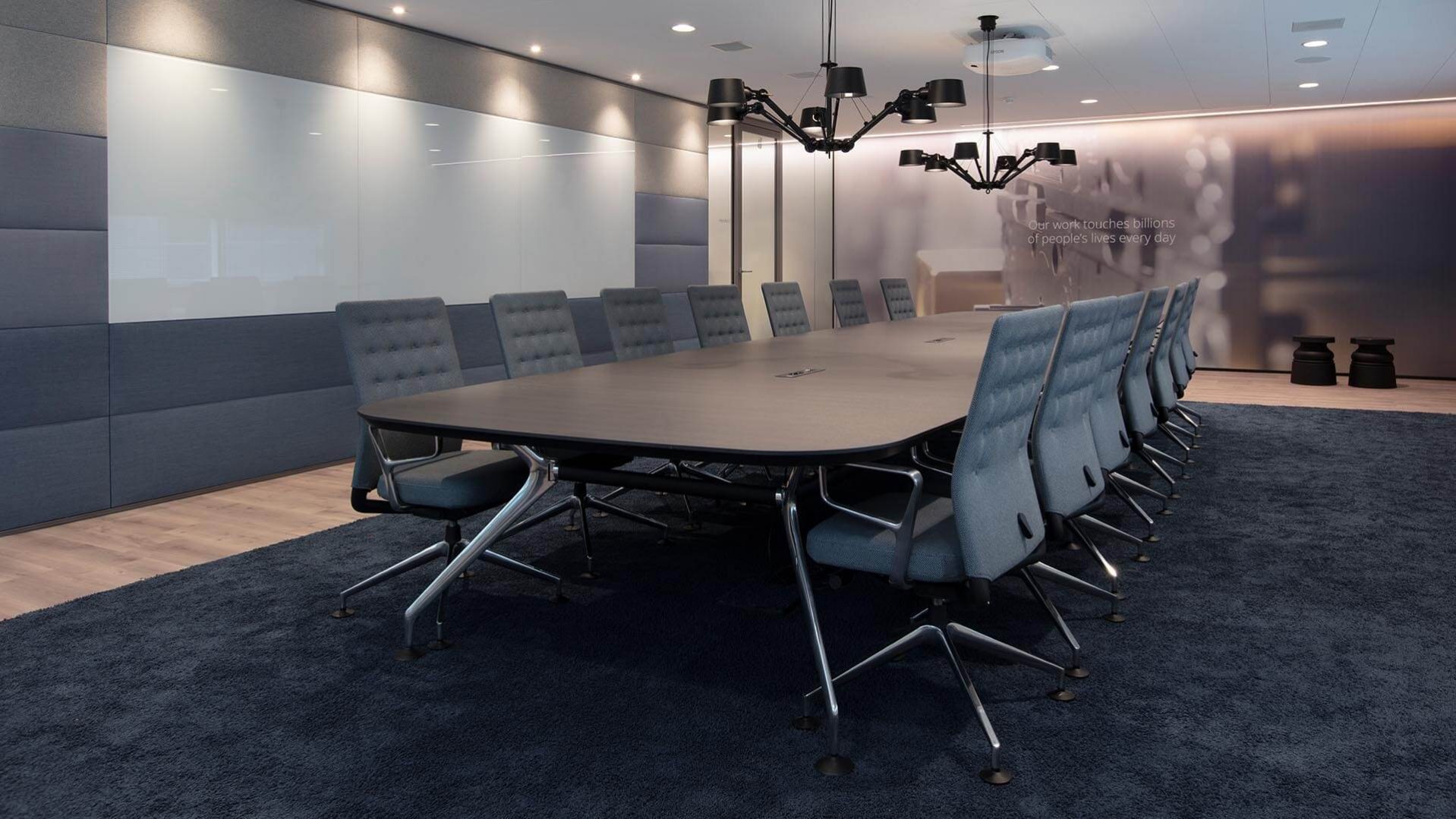 IGS GeboJagema, boardroom, ontwerp boardroom, interieur vergaderruimte, vergaderkamer, akoestische wandpanelen, schrijfwand | Burobas