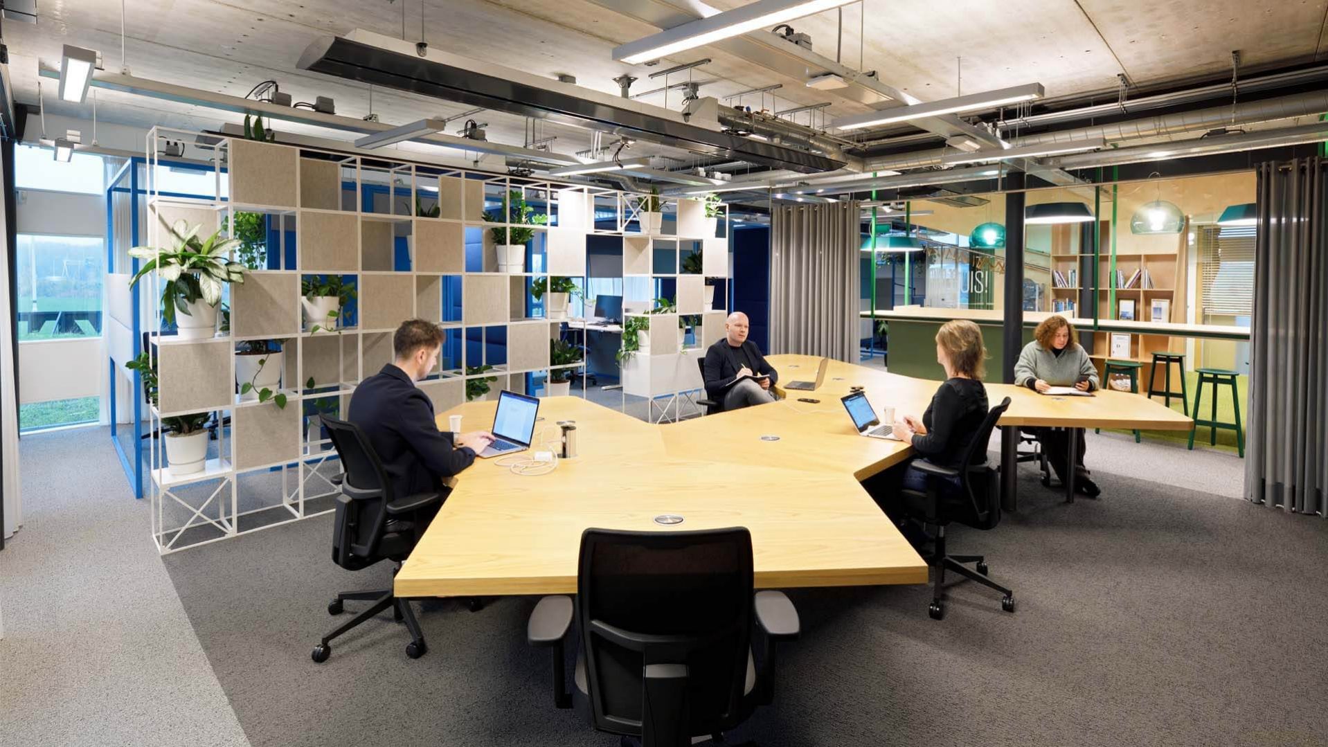 YouWork, innovatief interieur, industrieel interieur, gekleurd interieur, Utrecht | Burobas