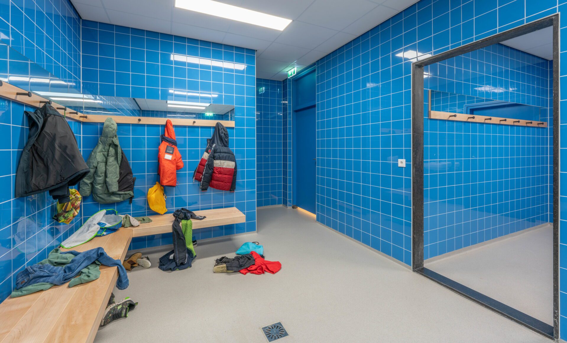 Sporthal De Eeght, Schaijk, kleedruimte blauw| Burobas