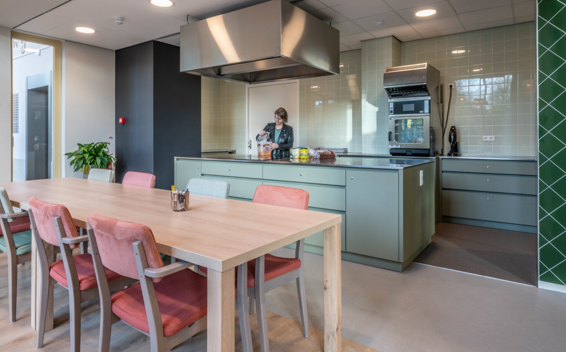 Van Neynsel Zuiderschans, keuken centrale ontmoetingsruimte, 's-Hertogenbosch | Burobas
